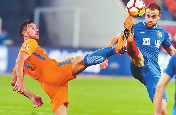 三连胜后排名升至第二 鲁能距离榜首只差1分