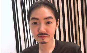 小S蓄胡照曝光撞脸果郡王 小S蔡康永睽违2年再度合体