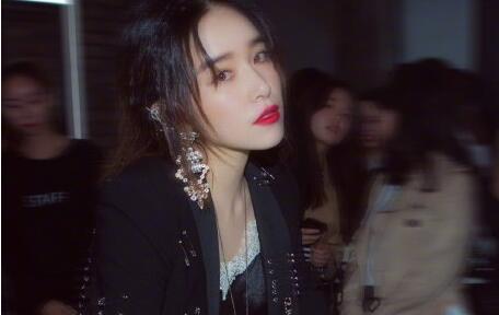 有感而发？阚清子称重新认识 30岁生日未被求婚引猜测