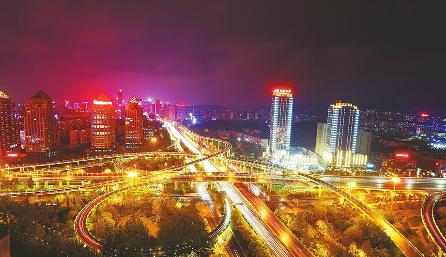 百米高空鸟瞰入夜的济南 立交桥成为城市一道亮丽的风景线