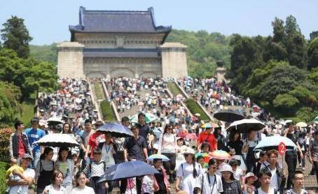 五一1.47亿人出游 北京、秦皇岛、三亚、杭州等是热门旅游目的地