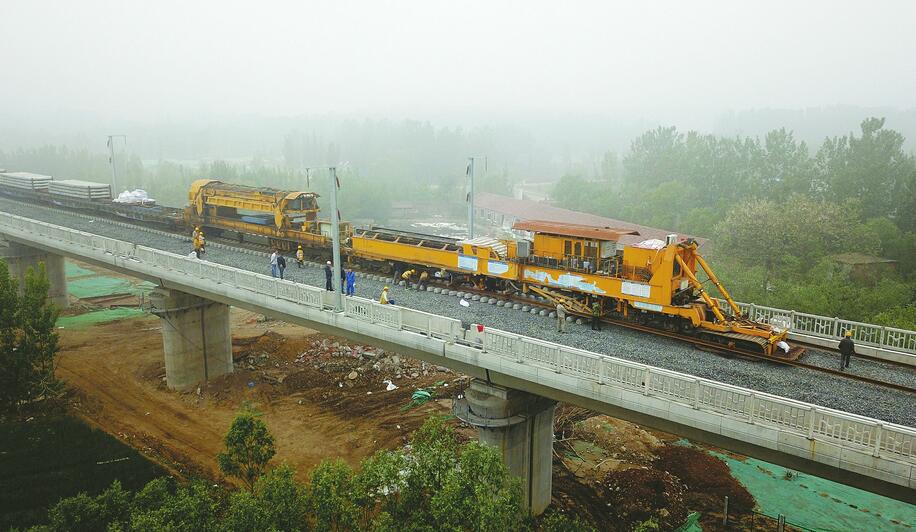 石济客专新东站方向进入铺轨阶段 东西两城将10分钟直达