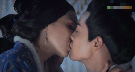 隔着屏幕都能闻到味!马天宇韭菜饺子吻上热搜 女主怎么想？