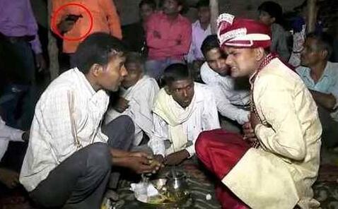 什么仇怨?印度新郎中枪身亡 