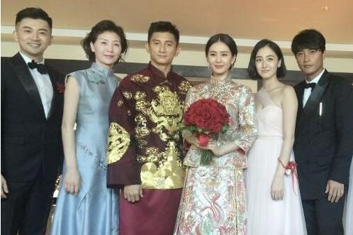 周杰伦晒妈妈照片 叶惠美是学校美术老师周杰伦继承艺术细胞