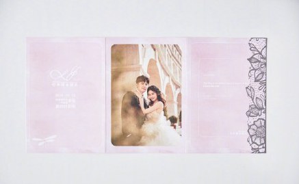 曝付辛博颖儿请柬：色调是樱花粉色，看上去少女心十足