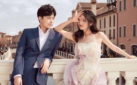 曝付辛博颖儿请柬风格雅致 “香、味、美”一应俱全