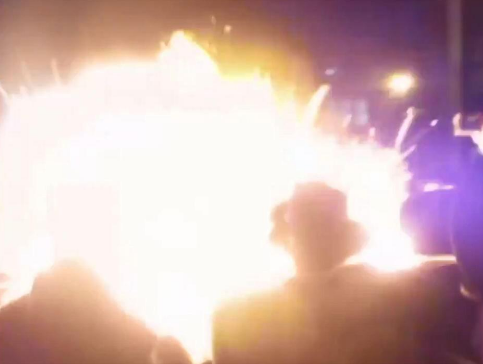 伦敦北部庆典突发爆炸 巨大火球喷向人群 至少30人烧伤