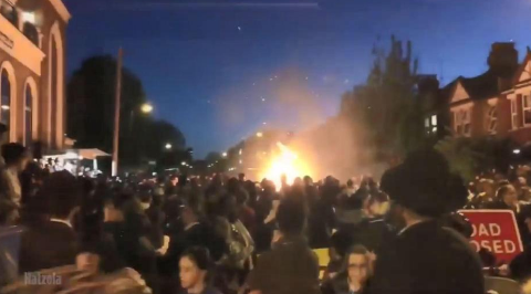 伦敦北部庆典突发爆炸 巨大火球喷向人群 至少30人烧伤