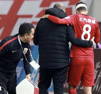 头球撞地！奥斯卡报平安 上港点球大战淘汰北京人和闯足协杯8强