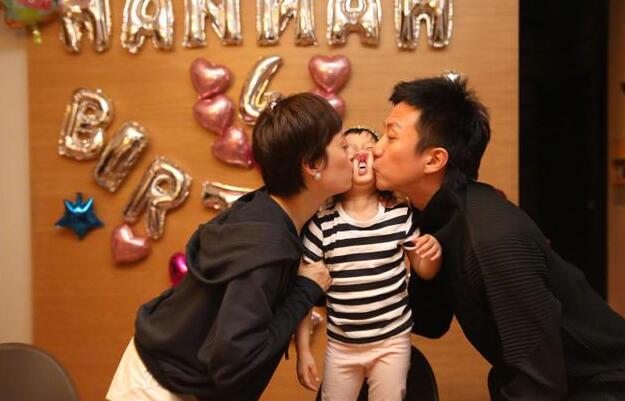 邓超自称臭屁爸爸 小花妹妹从襁褓婴儿变成4岁小萝莉