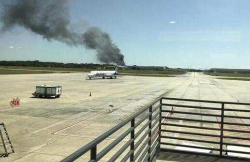 惨烈!美国军用飞机坠毁5人死亡 现场浓烟滚滚火光冲天像炸弹爆炸