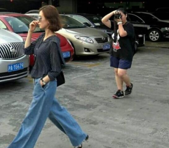 笑翻了！欧阳娜娜模仿刘诗诗走路 网友取外号叫“北舞劈叉系”走路
