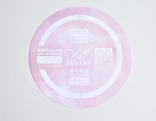 曝付辛博颖儿请柬 “辛颖” logo中用到了二人最爱的哆啦A梦“铃铛”