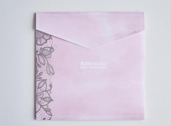 曝付辛博颖儿请柬 “辛颖” logo中用到了二人最爱的哆啦A梦“铃铛”