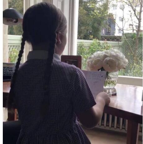 有爱！贝克汉姆生日小七朗读手写贺卡 网友：宠 都是有原因的!