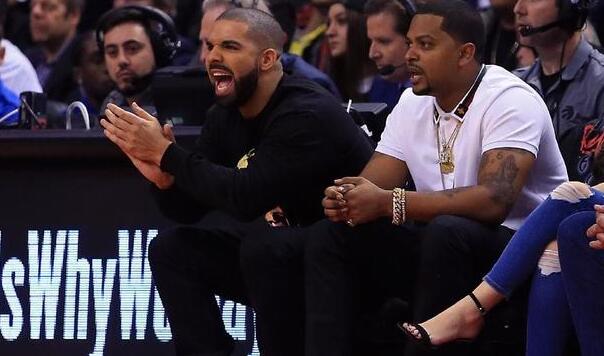 歌手遭NBA警告:好好看球别骂人 别让口水仗成为场外的焦点