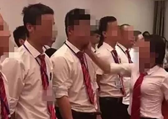 女经理扇员工耳光 房产销售公司员工敢怒不敢言