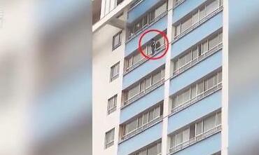 撞人后疑无力赔偿17岁少年医院坠亡 跳楼前为伤者缴纳800元住院费