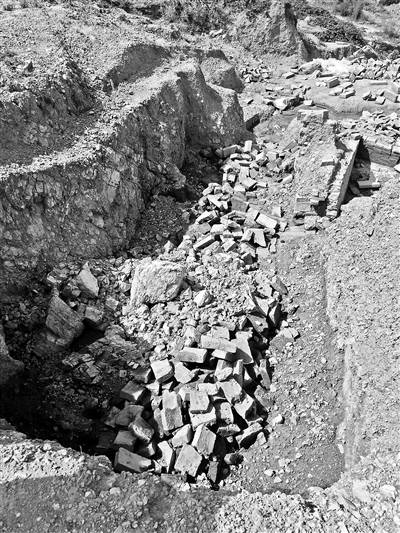 萧山古墓群损毁 文物贩子通过微信兜售汉墓砖每块开价200元