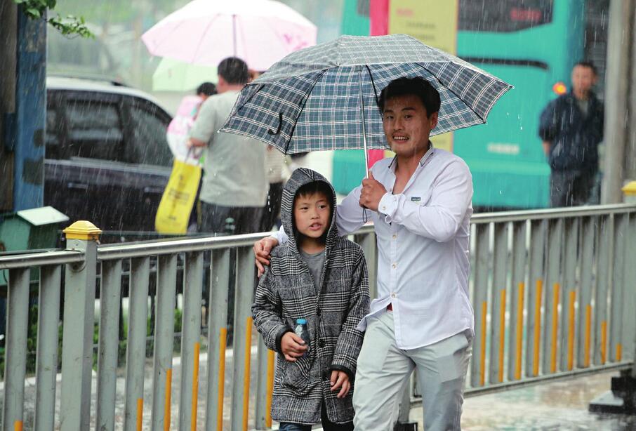 济南：立夏小雨送清凉 暂时缓解了高温天气