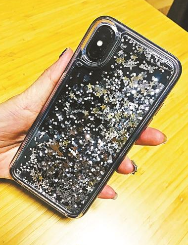 网红流沙手机壳遇尴尬 淘宝卖家隐瞒情况 消费者上飞机遇尴尬