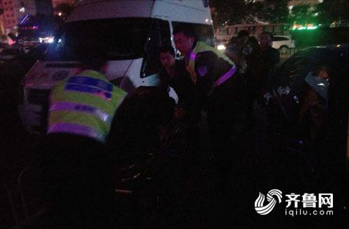 滨州交警开启生命通道 护送生命垂危老人及时就医