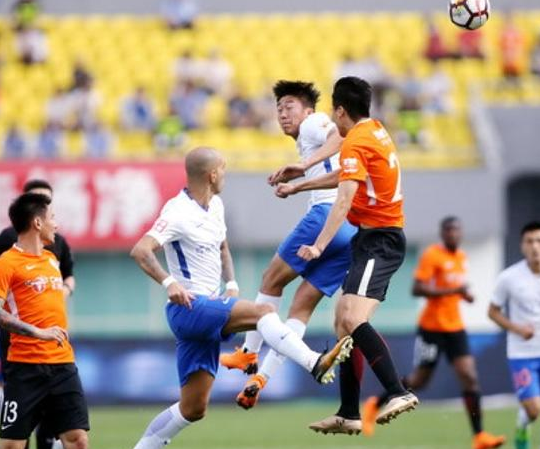 人和0-0鲁能 鲁能失登顶良机 里皮观战金敬道伤退