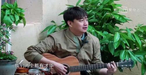 太魔性了!何炅黄磊唱响神曲 李诞组“男团”被黄磊吐槽一团难