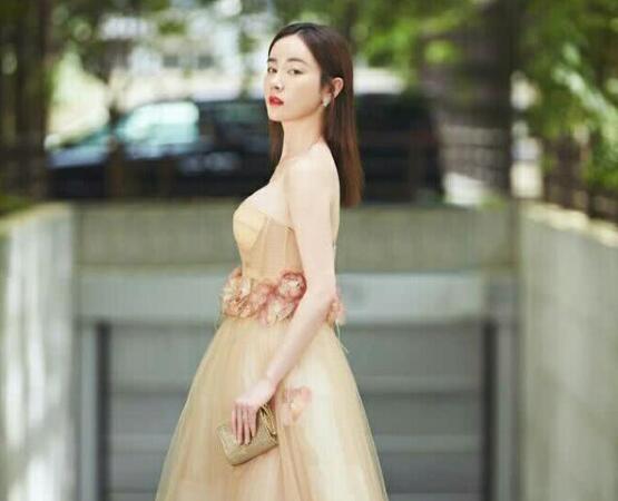 美胸呼之欲出!耿直girl张檬回应整容 