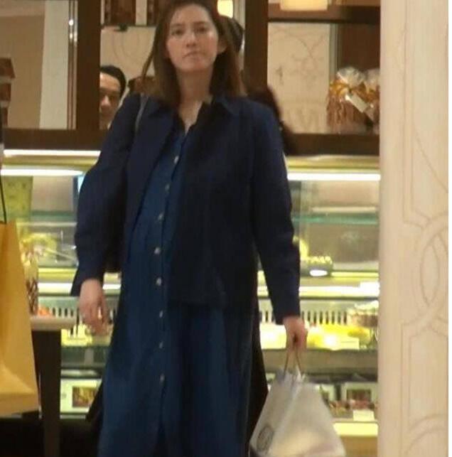 预产期在即！余文乐老婆巨肚现身 马上志明就要做爸爸了！