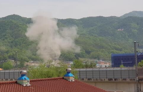 惨烈!韩国京畿道爆炸 2栋建筑物完全倒塌成废墟现场一片狼藉