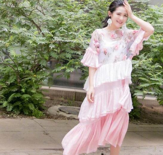 操作太6!谢娜被粉丝叫赵丽颖 看