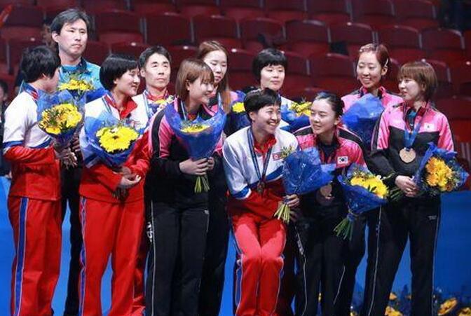 时隔27年 朝韩女乒合体摘铜 2018世乒赛一场特别的颁奖仪式