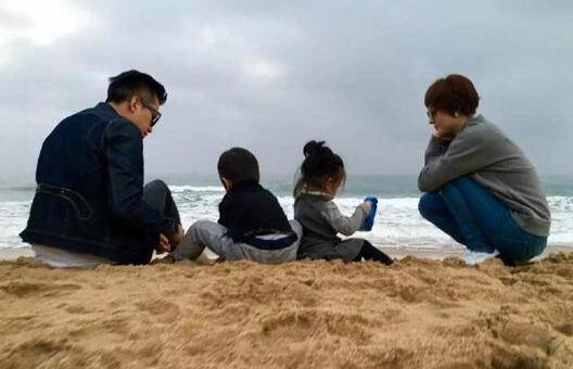 小花妹妹攀岩训练有模有样 孙俪曝邓超已为小花妹妹婚姻大事操心