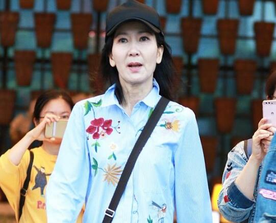 陈美琪瘦成纸片人 60岁