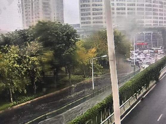 雨量惊人!厦门暴雨橙色预警 多地开启看湖、看