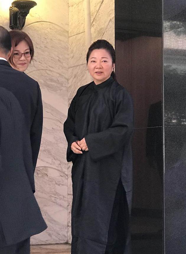 白冰冰送别母亲 一句话惹得网友心疼