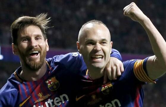 巴萨2-2战平皇马 伊涅斯塔与纳乔对位跑位将纳乔带出将球交给阿尔巴