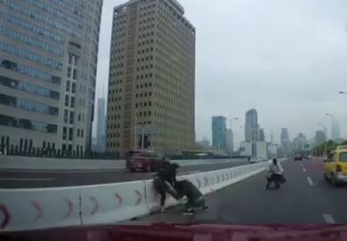 什么仇怨?上海高架停车互殴 