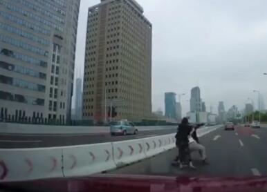 什么仇怨?上海高架停车互殴 