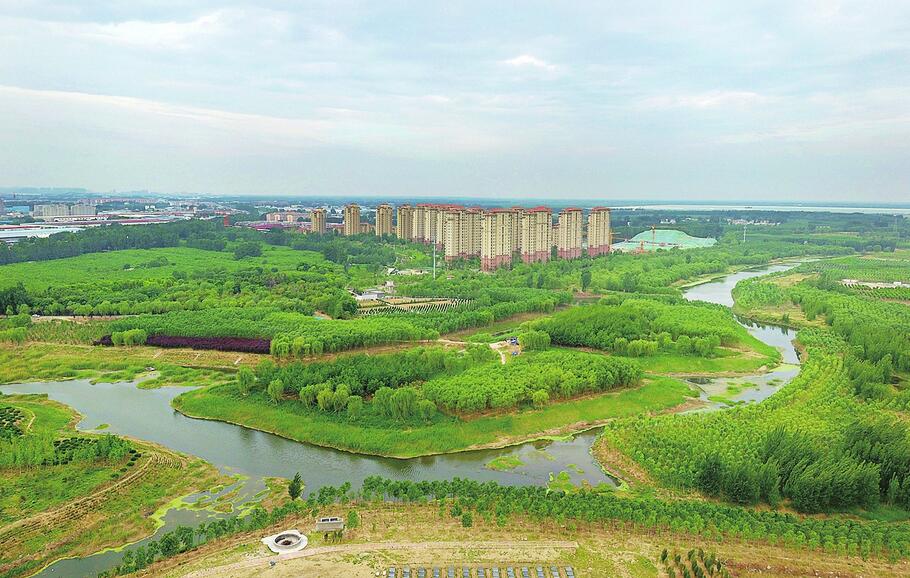 鸟瞰济南玉符河湿地：水天一色，绿树成林分外美 