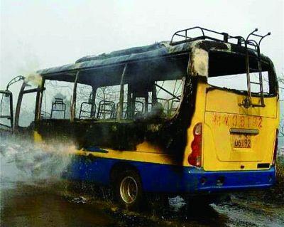 惨烈!俄中巴挖掘机相撞 造成4死5伤地点位于阿拉丹镇地区