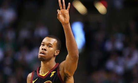 内讧?胡德拒绝替换上场 