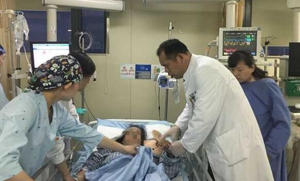 浦东：中环高架多车追尾 14名伤员中包括12名外籍人士