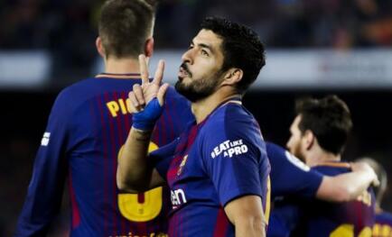 苏亚雷斯犯规 皇马巴萨战成2-2平局 主裁判埃尔南德斯成最大输家