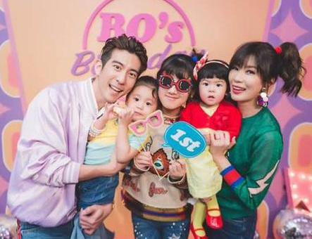 贾静雯动怒回呛网友 修杰楷也前来支持老婆 被网友赞好暖