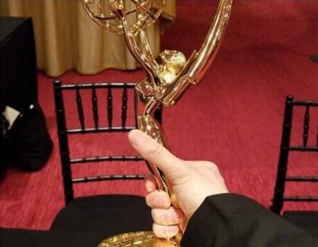 撸粉疯了!LOL体育艾美奖 鸟巢S7总决赛惊艳AR远古巨龙效果获特别表彰