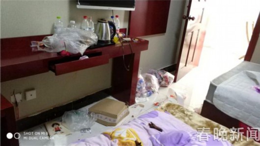 不忍看！丽江一客栈 两女房客将房间变成了垃圾场