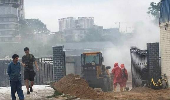广西化学品泄漏起火 2千人紧急撤离无人员伤亡